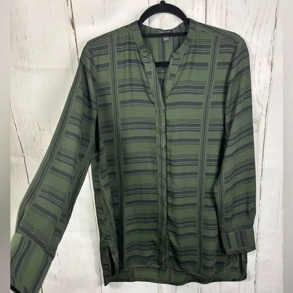 Ann Taylor Chic Green Striped Tunic Blouse with Hidden Button Placket - Picture 6 of 9